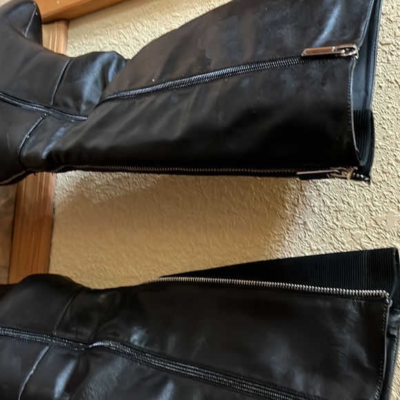 Zipper knee high 2-1/2 heel boots - Picture 6 of 6